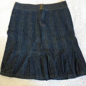 Harold’s A-lime denim skirt